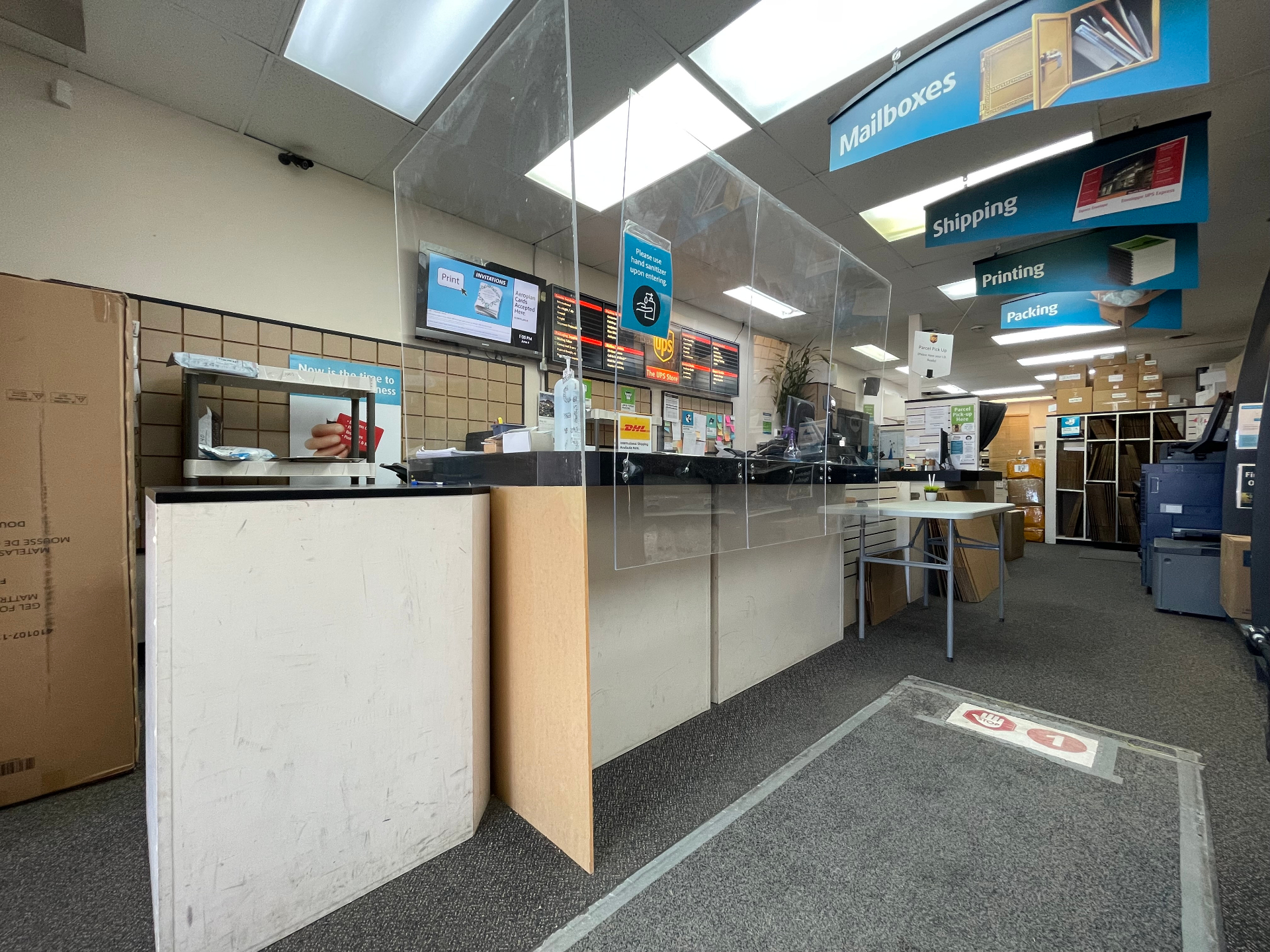 UPS 加盟店转让 · 萨斯卡通 8 街黄金地段——林与唐地产 - 5